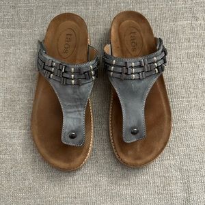 Women’s Taos Stupendous Sandal size 7-7.5 Barely Worn.